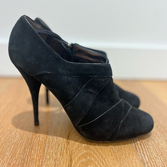 Miu Miu Black Suede Ankle boots with leather trim used - Picture 1 of 15